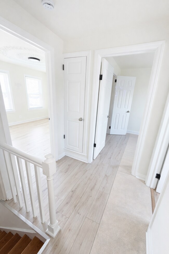 Building Photo - Renovated Home with Modern Kitchen, Basement & Natural Light