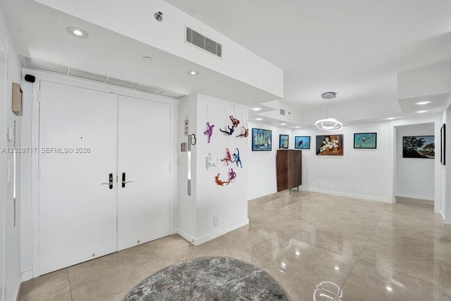 Building Photo - 20281 E Country Club Dr