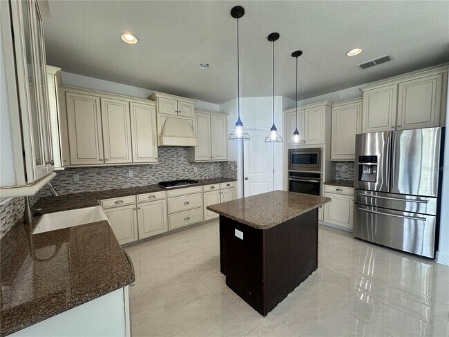 Building Photo - 7738 Summerlake Pointe Boulevard