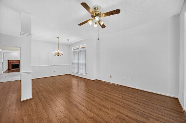 Building Photo - 88 Laughing Brook Ct