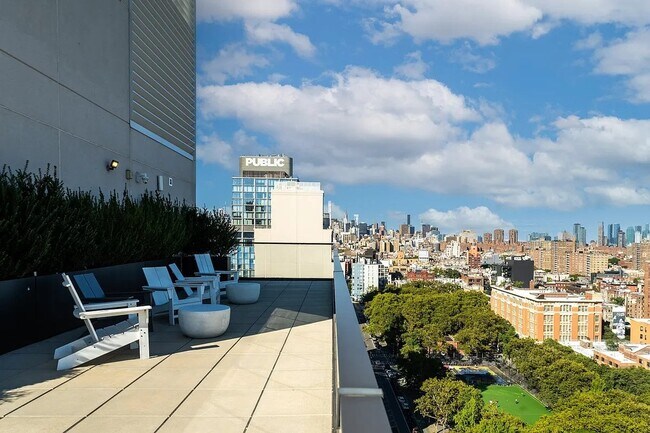 Building Photo - 171 Chrystie St