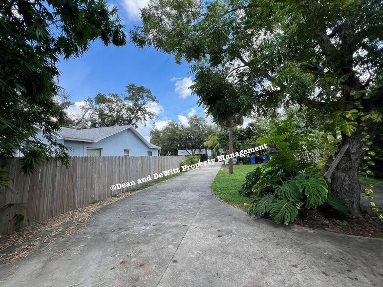 Building Photo - 1 Bed/1 Bath - Unit 2