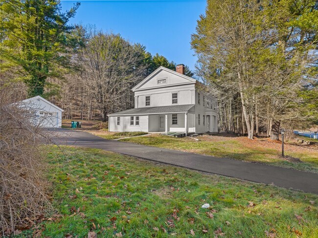 Building Photo - 575 Black Rock Tpke