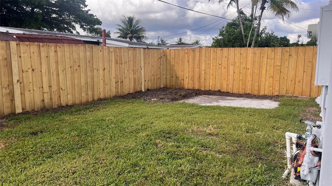 Building Photo - 6540 SW 4th St