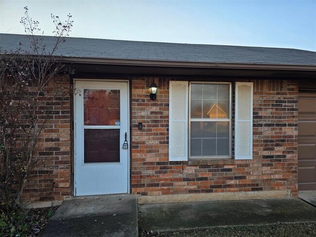 Building Photo - 47 Echo Ln