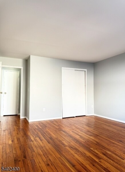 Building Photo - 1102 W St Georges Ave