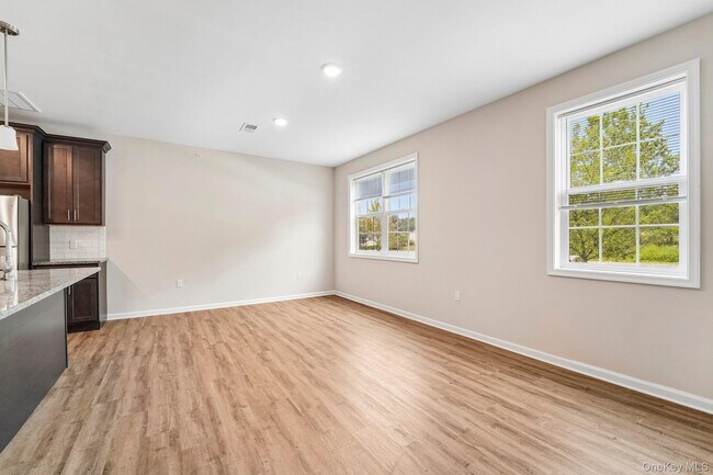 Building Photo - 226 Tower Ridge Cir