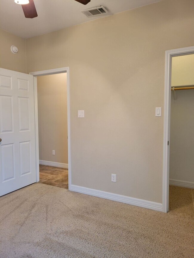 Building Photo - 2501 Leatherwood Dr