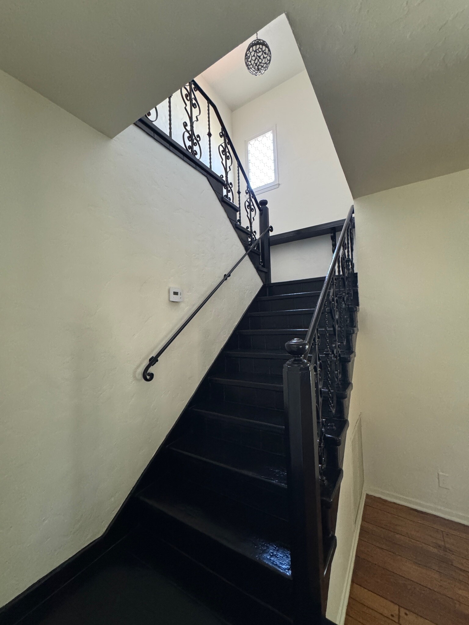 Building Photo - 10966 Strathmore Dr