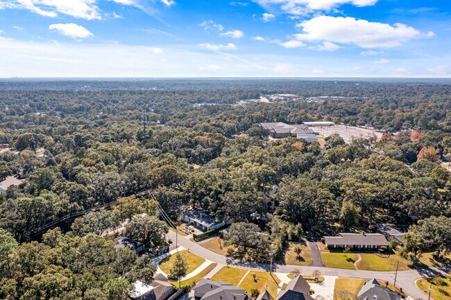 Building Photo - 2/2 with carport - fenced backyard