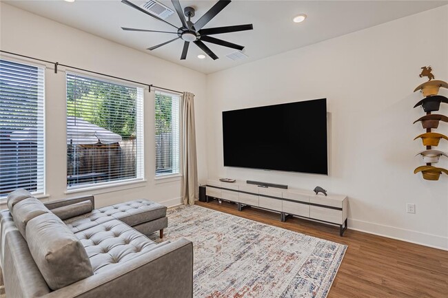 Building Photo - 1811 Webberville Rd