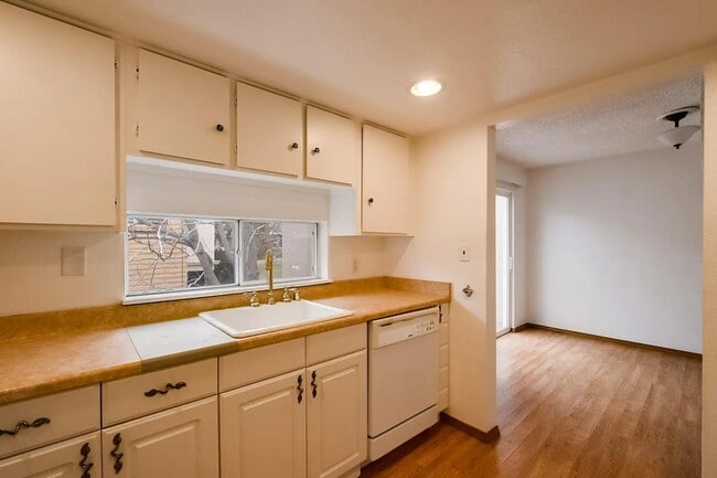 Building Photo - 3501 Juan Tabo Blvd NE