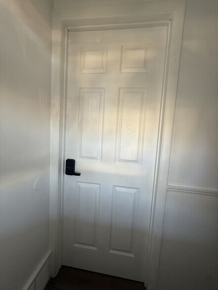 Building Photo - 207 Arnett Dr