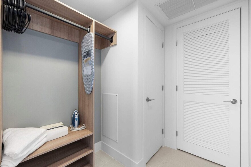 Building Photo - 159 NE 6th St