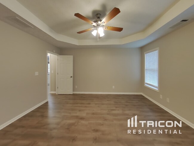 Building Photo - 1512 Riverglen Dr