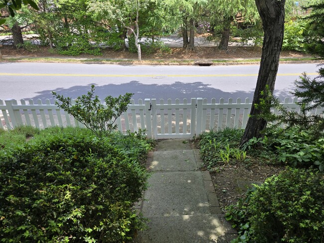 Building Photo - 517 Tanners Park Ct