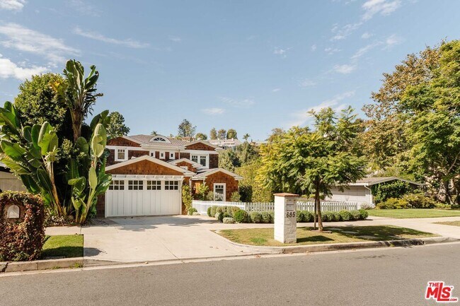 Building Photo - 685 San Lorenzo St