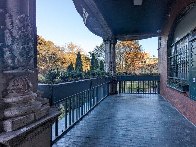 Building Photo - 4126 Parkside Ave