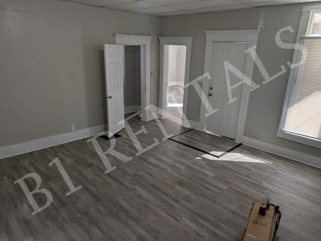 Building Photo - 417 Mill St