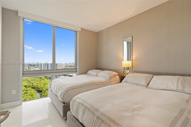 Building Photo - 16385 Biscayne Blvd