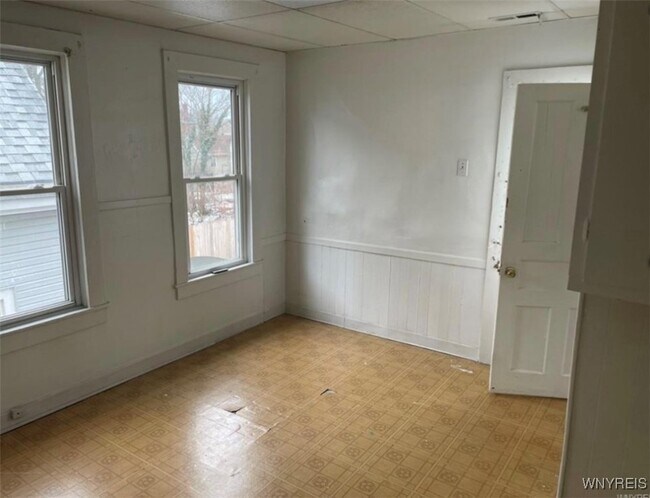 Building Photo - 226 Longnecker St