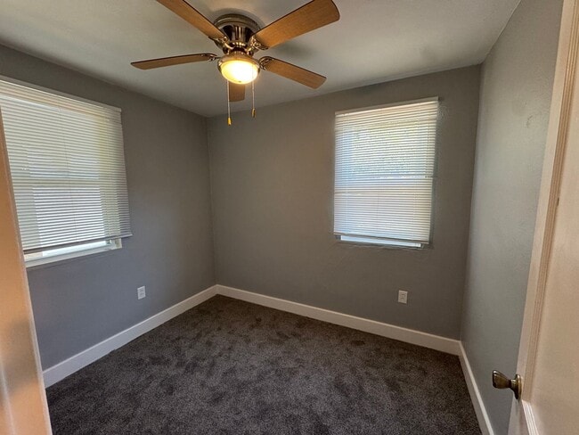 Building Photo - 3 Bedroom Molette with Ravine Views – $1300