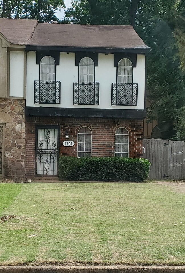 Primary Photo - 1791 Grovehaven Cir