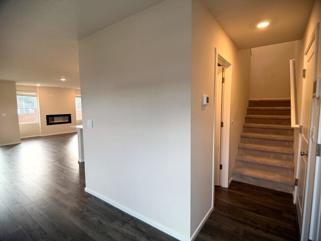 Building Photo - 2945 N 3rd Way