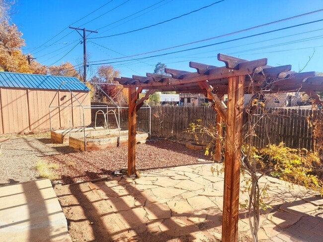Building Photo - Cozy Home In North Valley