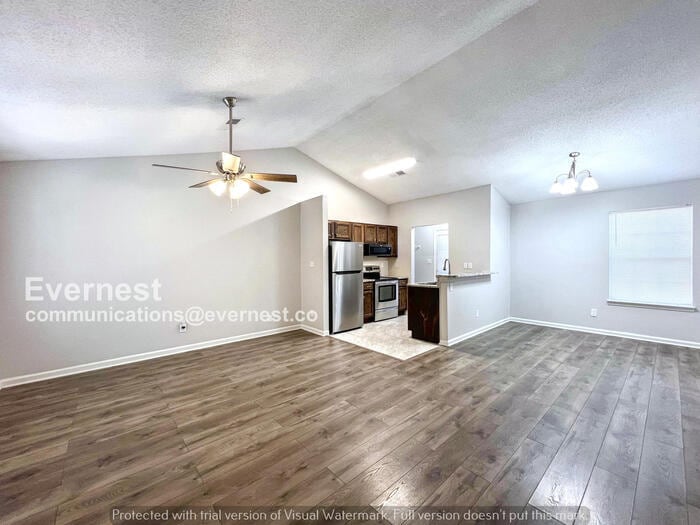 Building Photo - 7065 Village Ln