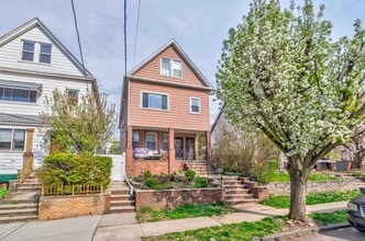 Building Photo - 142 Humphrey Ave