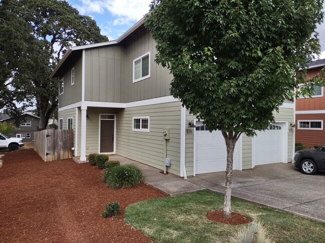 Building Photo - 1179 Mariel Pl S