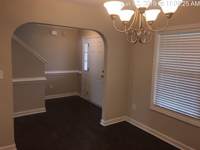 Building Photo - 124 Sorrel Ct