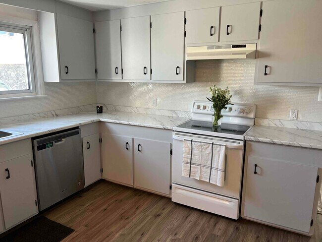 Building Photo - 45 Bedford Ave