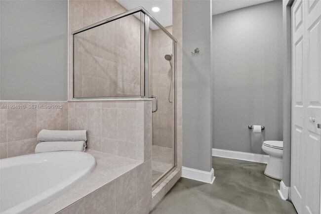 Building Photo - 12140 Village Pl