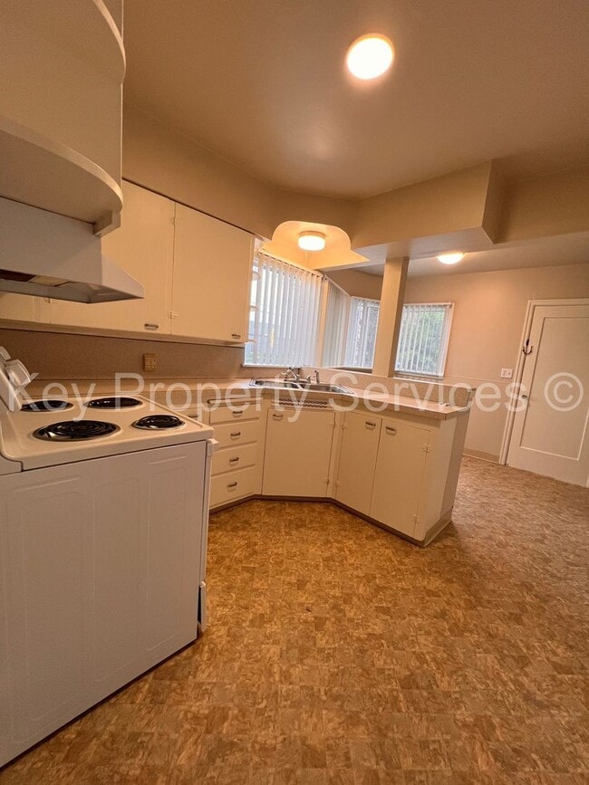 Building Photo - Charming Two Bedroom House near Downtown V...
