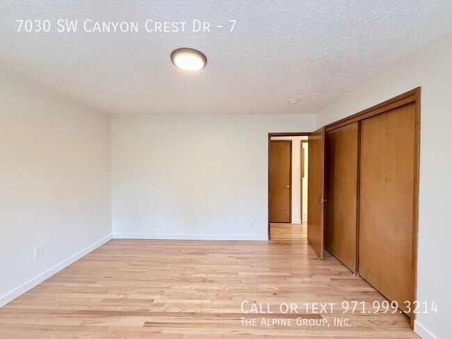 Building Photo - 7030 SW Canyon Crest Dr