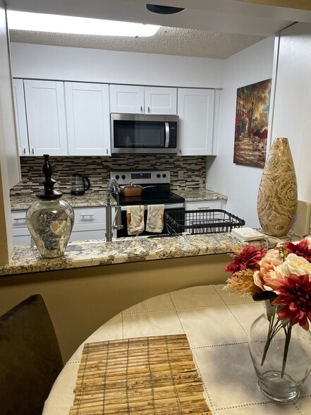 Building Photo - 13 Fox Rdg