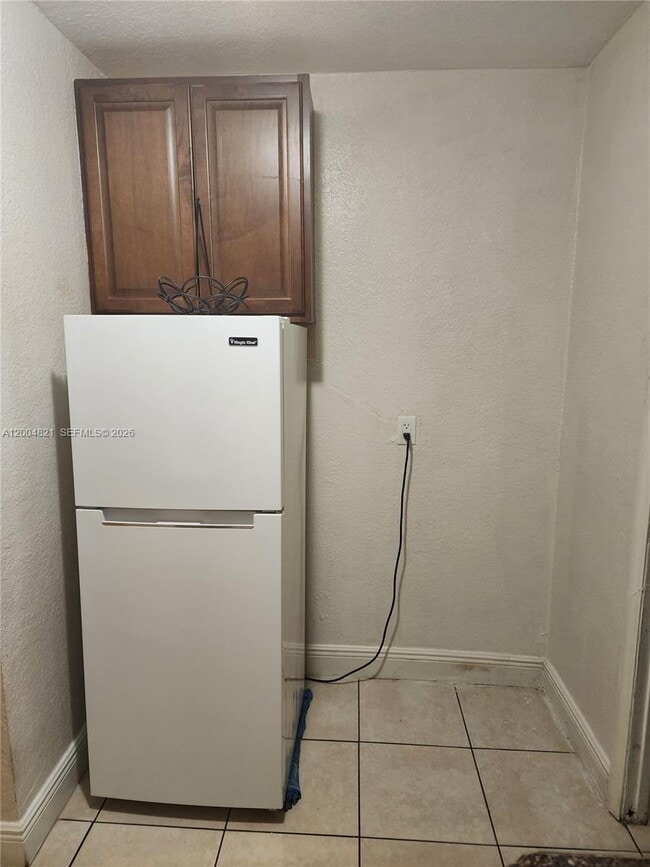 Building Photo - 6421 SW 18th St