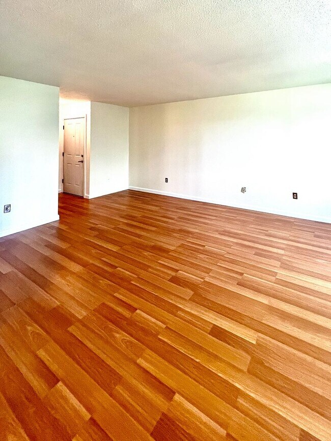 Building Photo - 248 Quarry Hl Rd