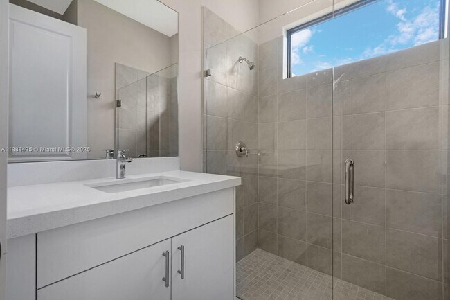 Building Photo - 13130 Addilyn Ct