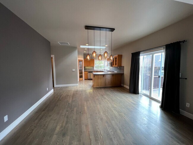 Building Photo - Spacious home with a large bonus room!  We...
