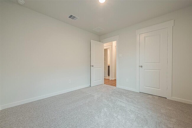 Building Photo - 7538 Coral Ter Dr