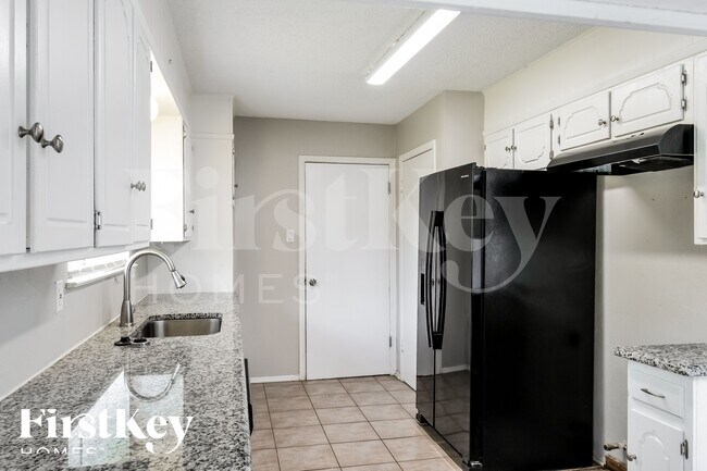 Building Photo - 1504 Terrace St