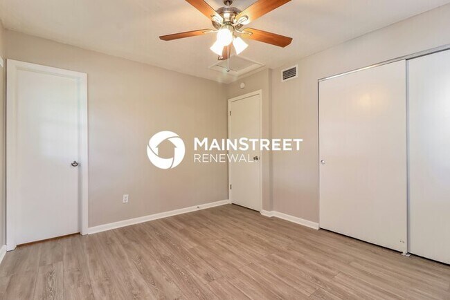 Building Photo - 4 Bedroom Pet-Friendly Home in Tampa, FL w...