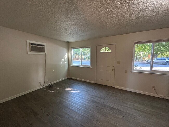 Building Photo - 1524 Chestnut St