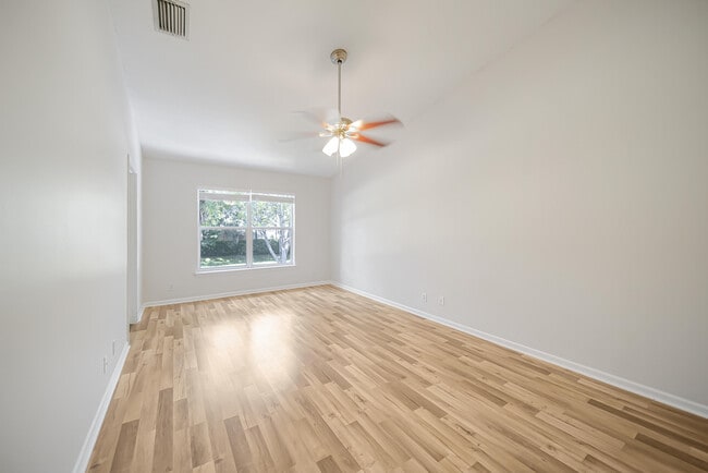 Building Photo - 9755 Porta Leona Ln