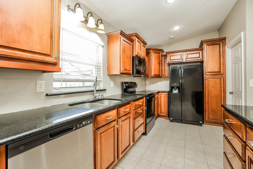 Building Photo - 971 Winsome Rd