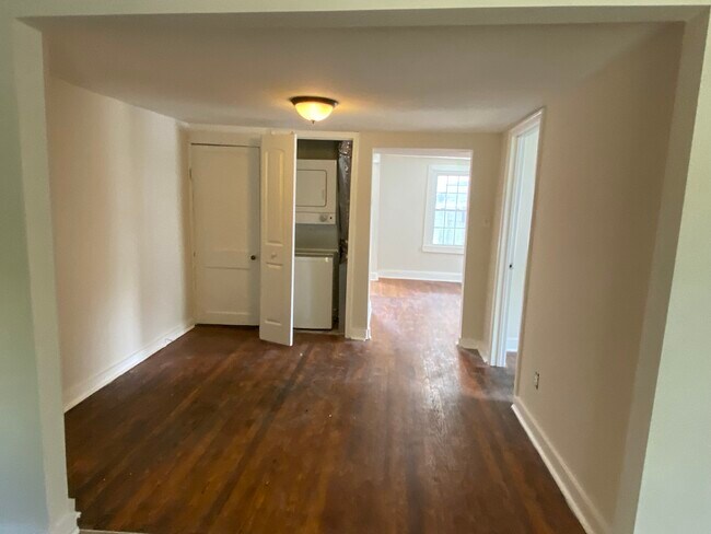 Building Photo - 2403 Old Dominion St