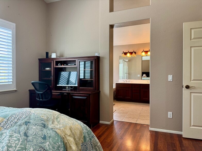 Building Photo - 7624 Pipit Pl